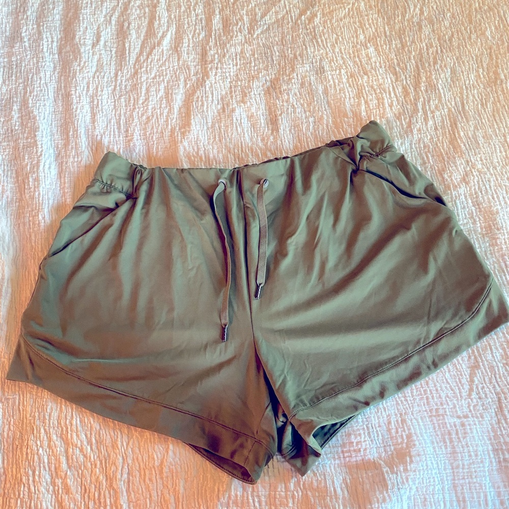 Avia Shorts